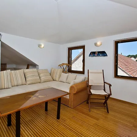 Apartment Plaza-2