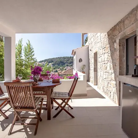 Central Art House Hvar-3