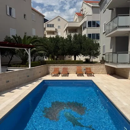 Apartments Sara 2-3