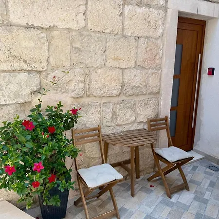 Heritage Stone Wall-3