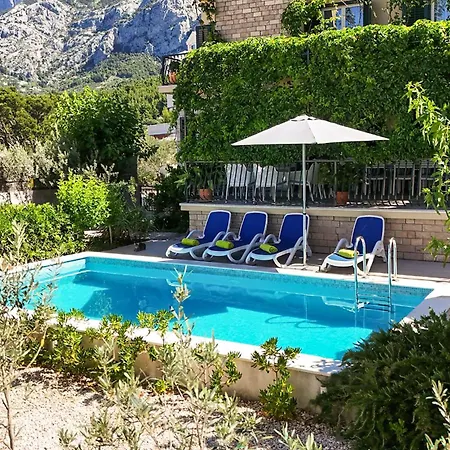 Beautiful Home In Makarska With Kitchen-2