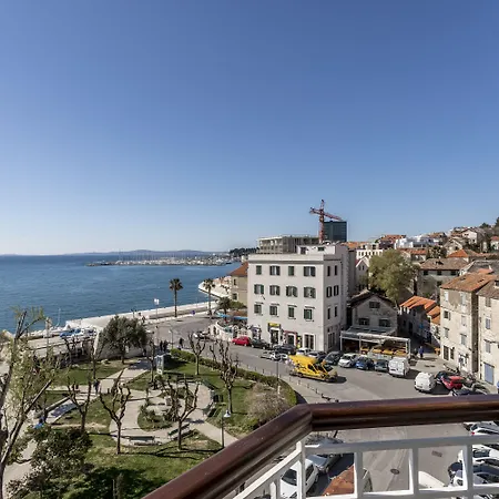 Seaview Luxury Retreat-3