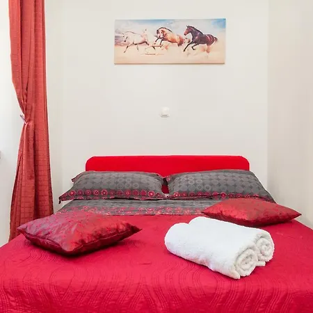 Central Jardin Guest House Split-3