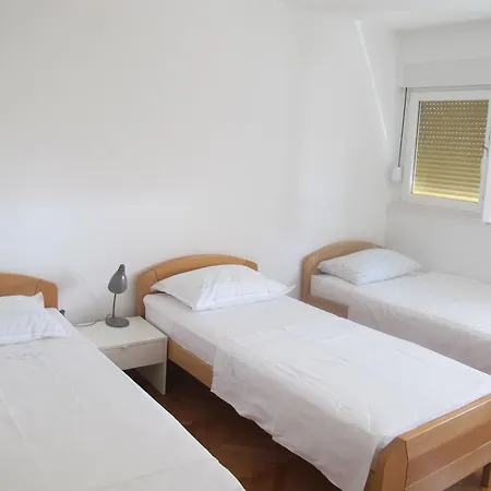 Rooms And Apartment Lucac Manus-3