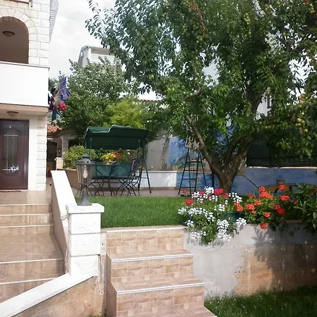 Apartments Ivona 2-2