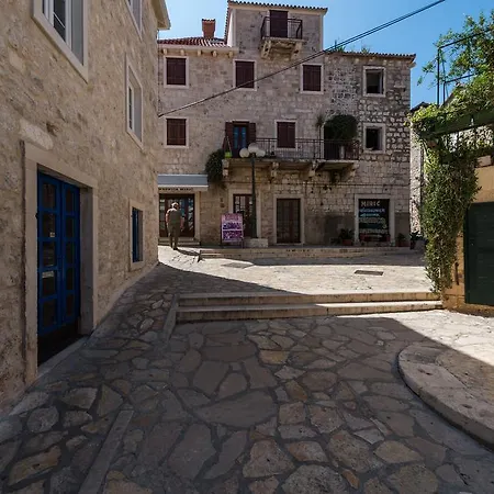 House Riva-3