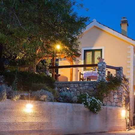 Villa Lora-3