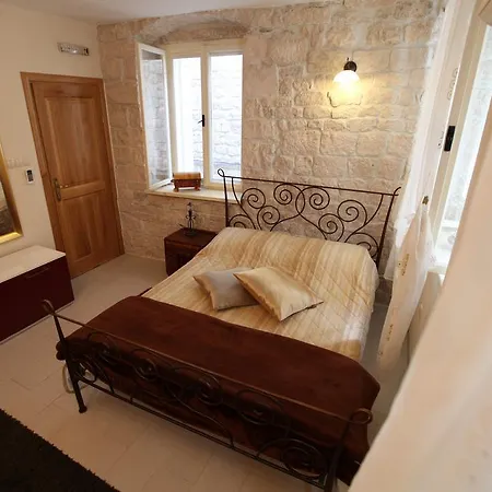 Tragurium & Salona Apartments-2