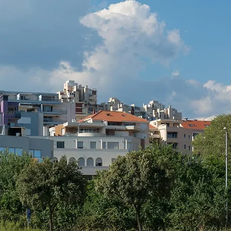 Luxury Rooms Near The Beach3-2
