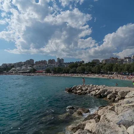 Luxury Rooms Near The Beach2-2