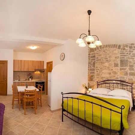 Beach Resort Apartments Podspiline-3