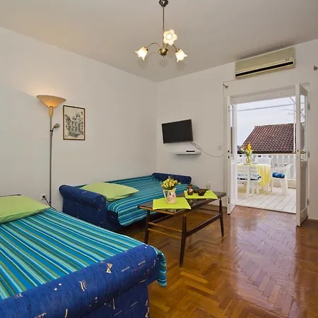 Spacious Central Apartment-3