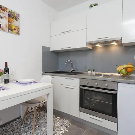 Apartmani Marina-2