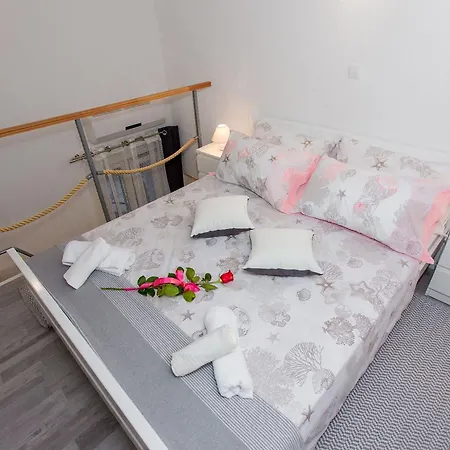 Studio Apartment Vasilj-3