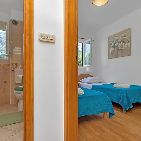 Apartment Peskera-3