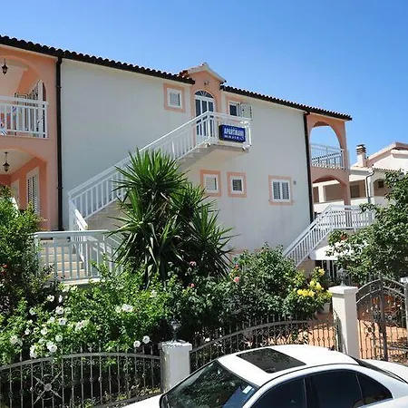 Apartments Majic-2
