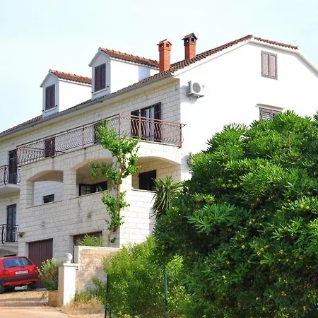 Apartments Omo 1-2