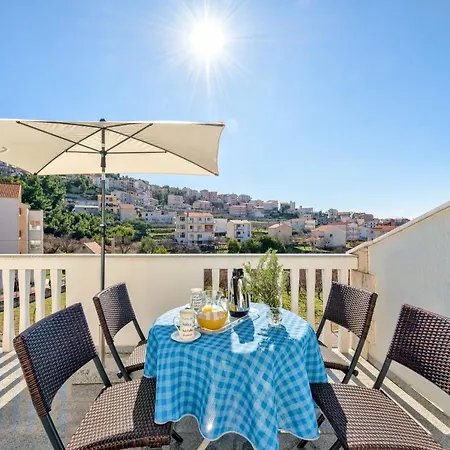 Lct Oleander Apartments With Pool-2