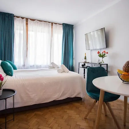 Studio Apartment Zen City Centre-2