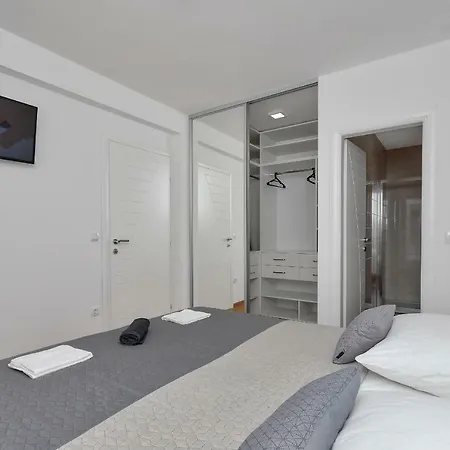 Apartment Silver-2