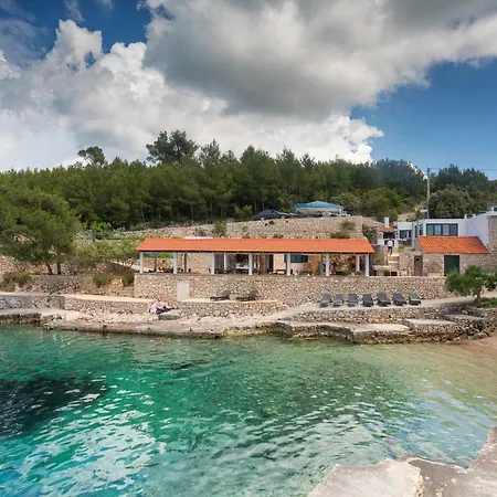 Golden Bay Hvar-3