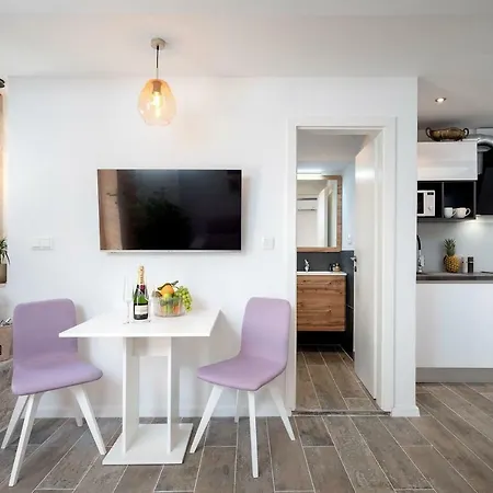 Apartment Cetto-Historic Centre-2