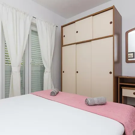 Apartments A&B-2