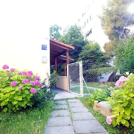 Tera Apartment Near Bacvice Beach And City Centre-3