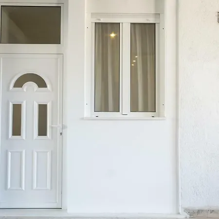 Hideaway Apartment-2
