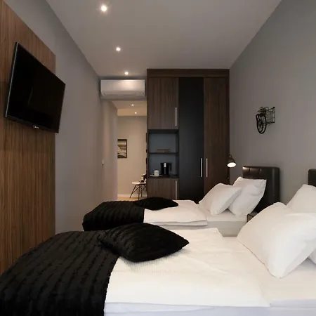 Apartment And Rooms Comfort Zone-2