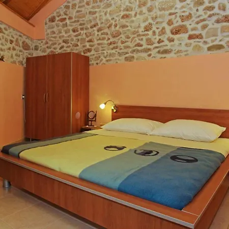 Apartment Menego A2 Bol-Center, Croatia-2