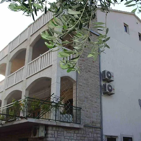 Apartmani Sani Bol-2