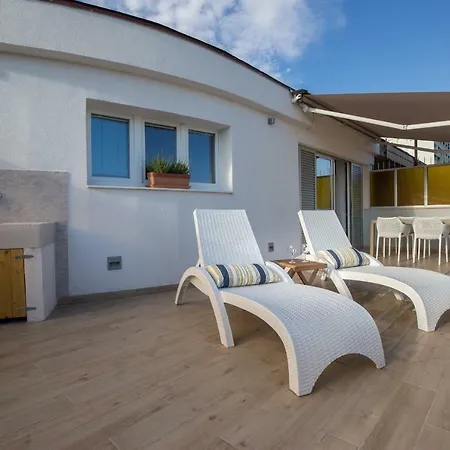Sunny Rooftop-3