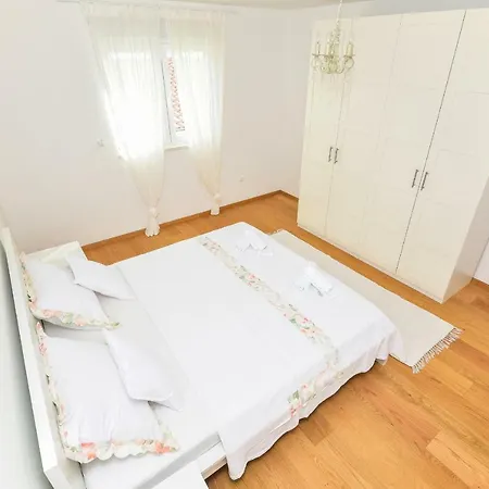 Apartments Evelin-2