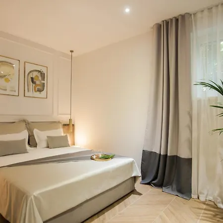Club 5 Boutique Rooms-3
