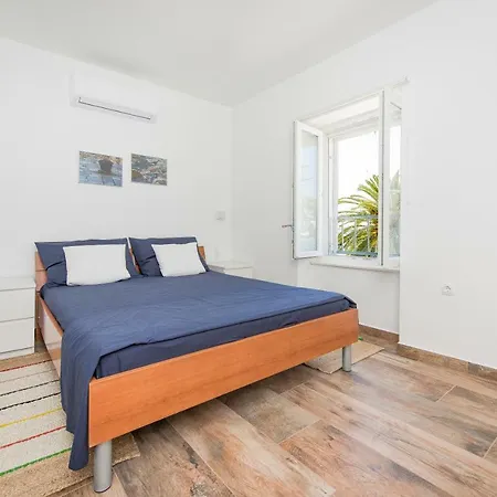 Yacht Harbor Apartment-3