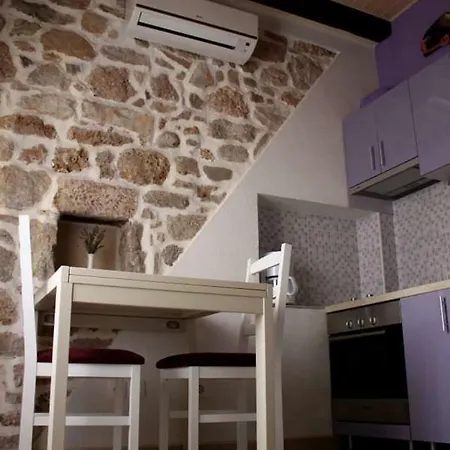 Apartment Cukarin A2 Bol-Center, Croatia-3