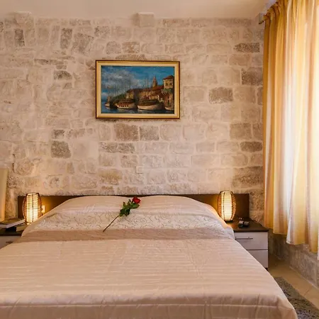Apartments Dora -Free Parking-3