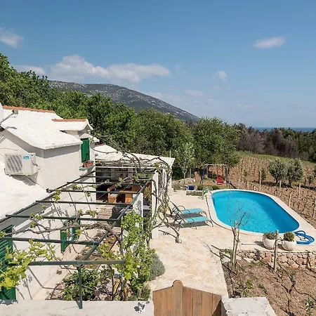 Holiday Home Vineyard House-3