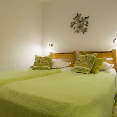 Julije Rooms-3