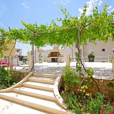 Makarska Sea View Rooms-2