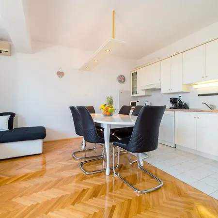 Penthouse Zia Split-2