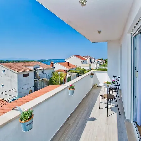 Hvar Apartments 8 Min To The Beach-2