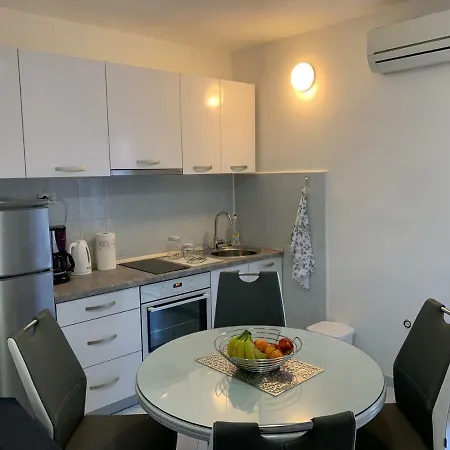 Dena Apartmani-3