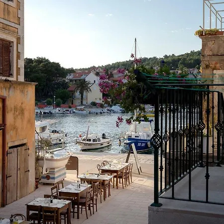 Bobotovi Central Sea View Apartment-3