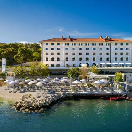 Zlatin Dvor - Apartments For 3, Terrace, Trogir Center, Beach At 5-Min, Bike Friendly-3