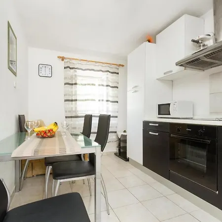 Apartments Varos-2