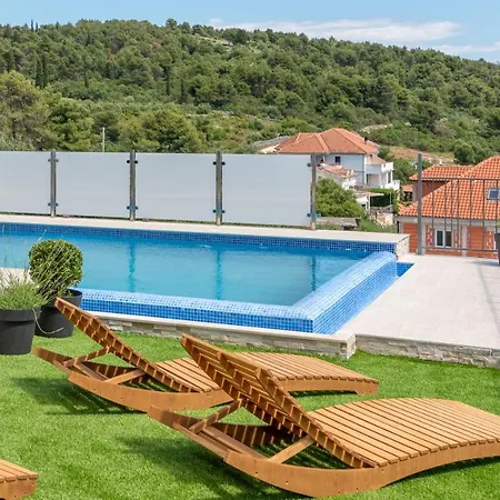 Holiday Home Trogir-Ciovo Villa Goldy-2