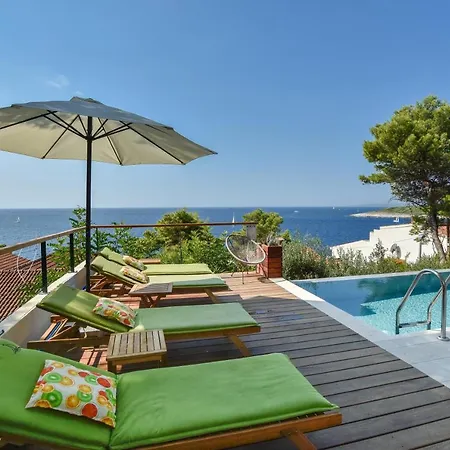 Newly Renovated House In The Town Of Hvar With New Pool, Sea View And Only 100M Far From The Sea.-3