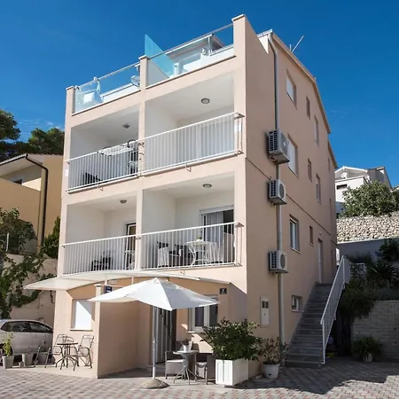 Apartments Amneris-3